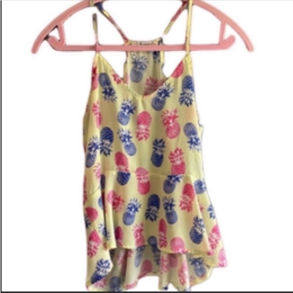 Freebird flowy pineapple print v-neck yellow peplum tank top. Size x-small.